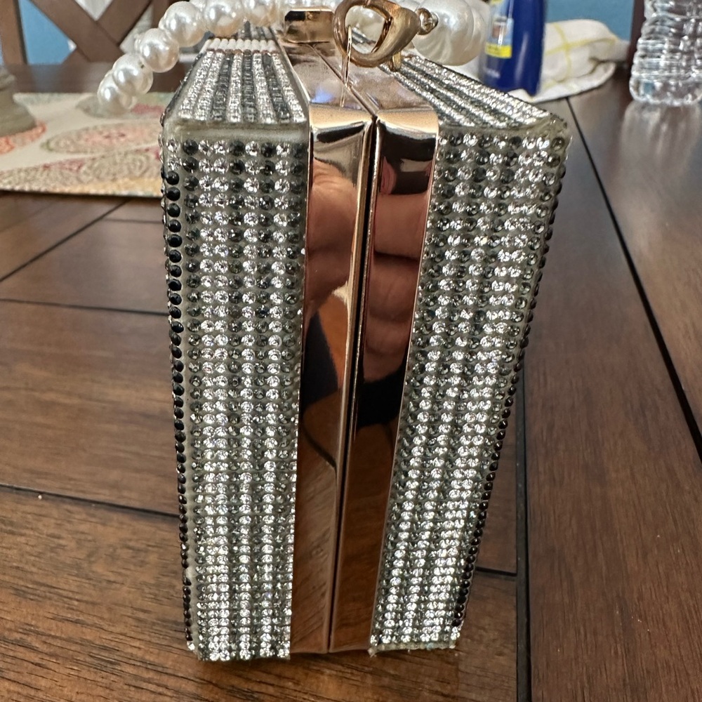 NEW rhinestone-embellished evening clutch - Picture 3 of 7